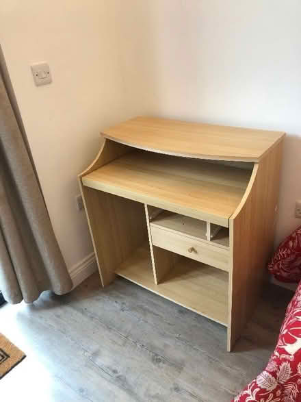 Photo of free Small desk (Horspath OX33) #1