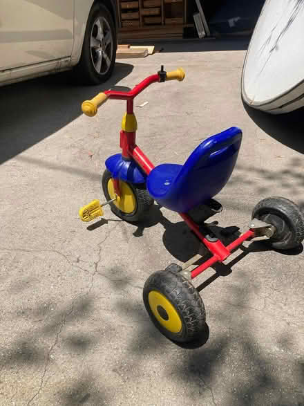 Photo of free tricycle (Silver Lake Blvd.) #2