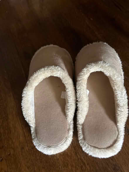 Photo of free Men’s extra large slippers (Wood-Ridge) #1