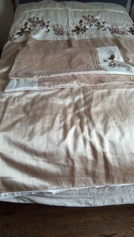 Photo of free Double duvet cover and 2 pillow cases (Horsley Woodhouse CP DE7) #1