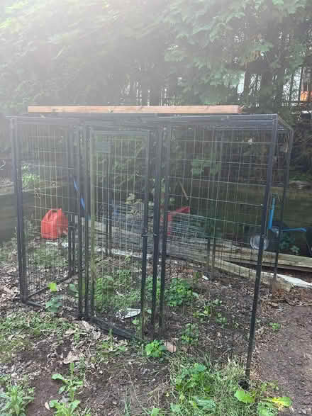 Photo of free Dog kennel (High bridge) #1