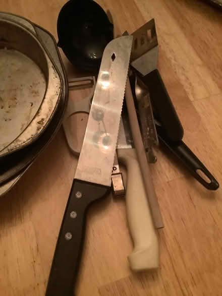 Photo of free A few more kitchen items (Dovedale Dr & Rosedale Dr) #1