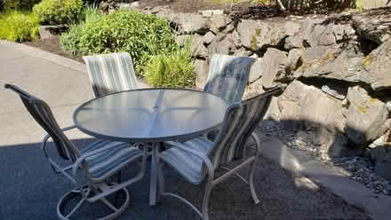 Photo of free Patio table and 4 chairs (Kirkland Highlands) #1