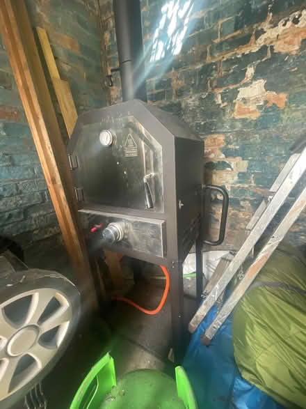 Photo of free Aldi pizza oven and gas (M41) #3