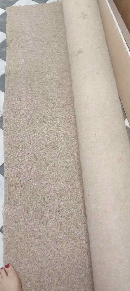 Photo of free Beige carpet, good condition (Kennington near park) #1