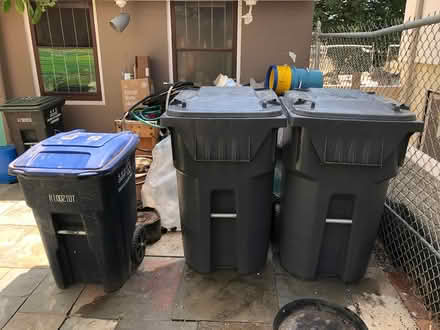 Photo of free @ large wheeled trash cans (Capitol Hill) #1