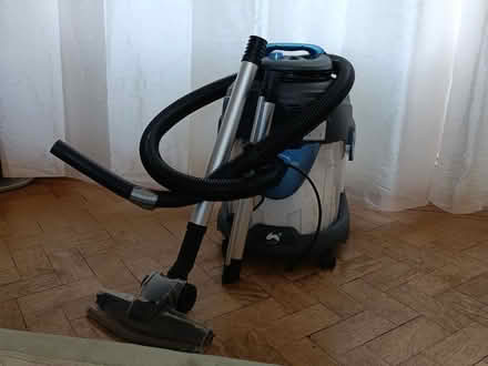 Photo of free Carpet & upholstery washer in working order (Chalvington BN27) #2