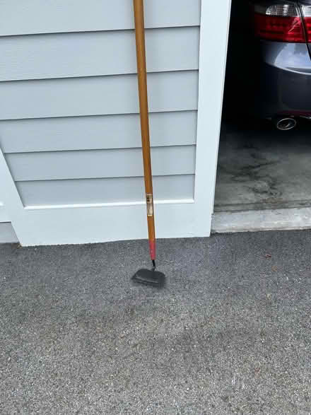 Photo of free Hoe and snow shovel (Dobbs Ferry, NY) #1
