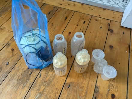 Photo of free Medella breast pump + bottles (Chorlton M21) #1