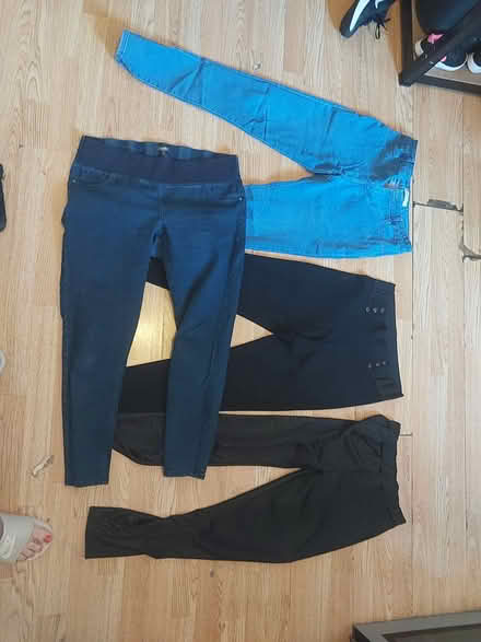 Photo of free Womens jeans/leggins (NW10) #1