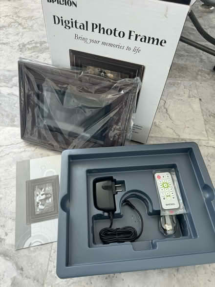Photo of free Digital Photo Frame (Maple Glen) #2