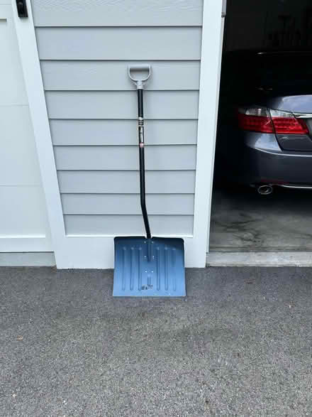 Photo of free Hoe and snow shovel (Dobbs Ferry, NY) #2