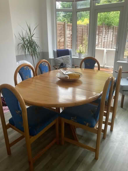 Photo of free Dinning table and 6 chairs (Oxford) #1