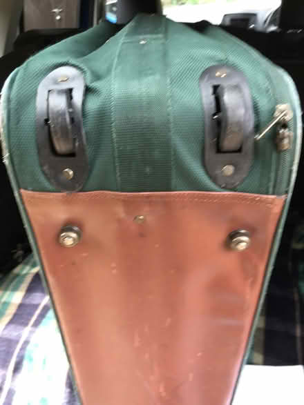 Photo of free Green suitcase (LE16) #2
