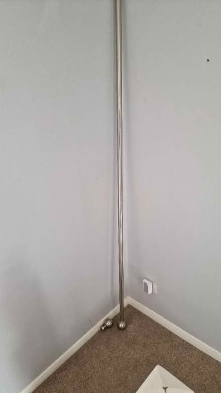 Photo of free Curtain rod (Sidcup) #2