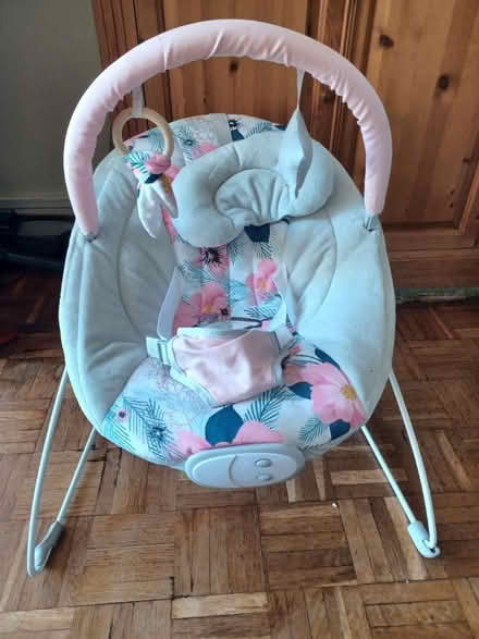 Photo of free baby chair (N11 (N11 (N11 (arnos grove)) #1