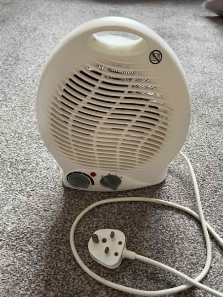 Photo of free Electric heater (Luton Airport LU2) #1