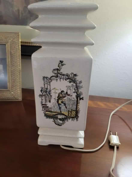 Photo of free Pagoda style lamp (McKnight Rd and Manchester Rd) #3