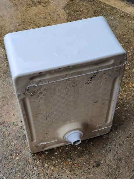 Photo of free Single Belfast Sink with wall and floor mounting feet bracke (Manor Park Estate SG6) #2