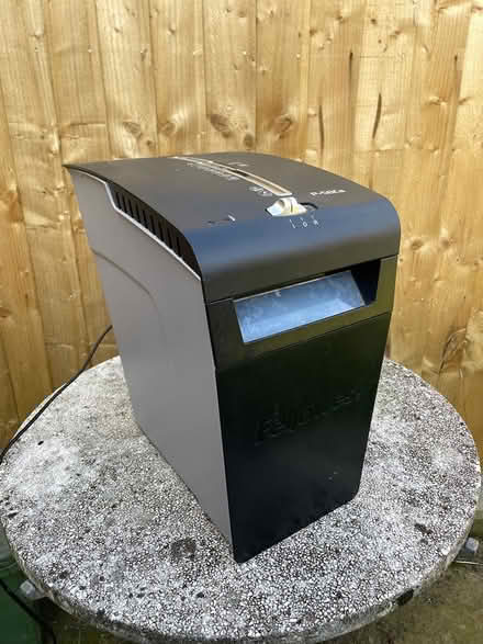 Photo of free Paper shredder fellows (W4) #4
