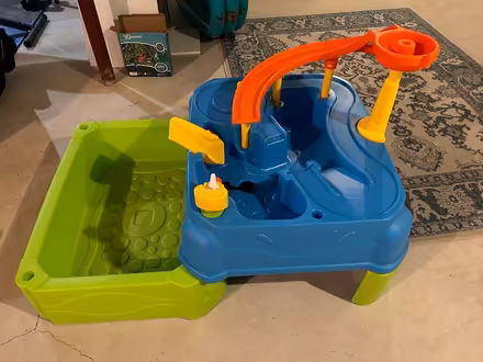 Photo of free Toddler waterplay step2 table (Oxford) #3