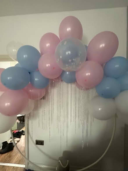 Photo of free White, pink and blue balloons (IG3) #2