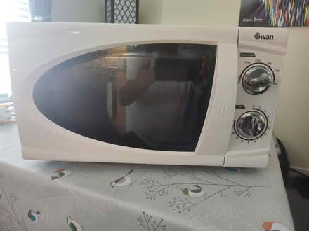 Photo of free Swan microwave 800w (Gorgie EH11) #1