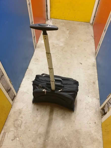 Photo of free Laptop/small suitcase with wheels (IG8) #4