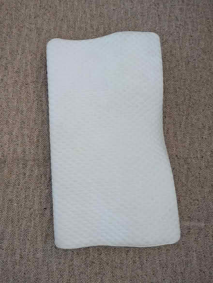 Photo of free Ergonomic pillow (RG456) #1