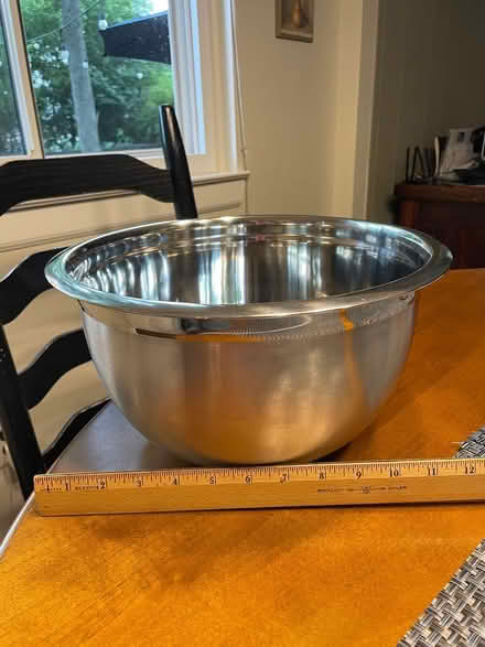 Photo of free Stainless steel bowl (Troy - Rochester and Wattles) #1