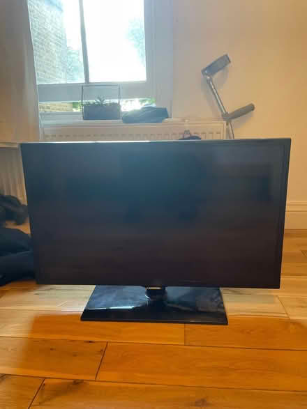 Photo of free 32” samsung tv for spares (E8) #1