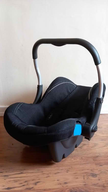 Photo of free Infant car seat (EH5) #1