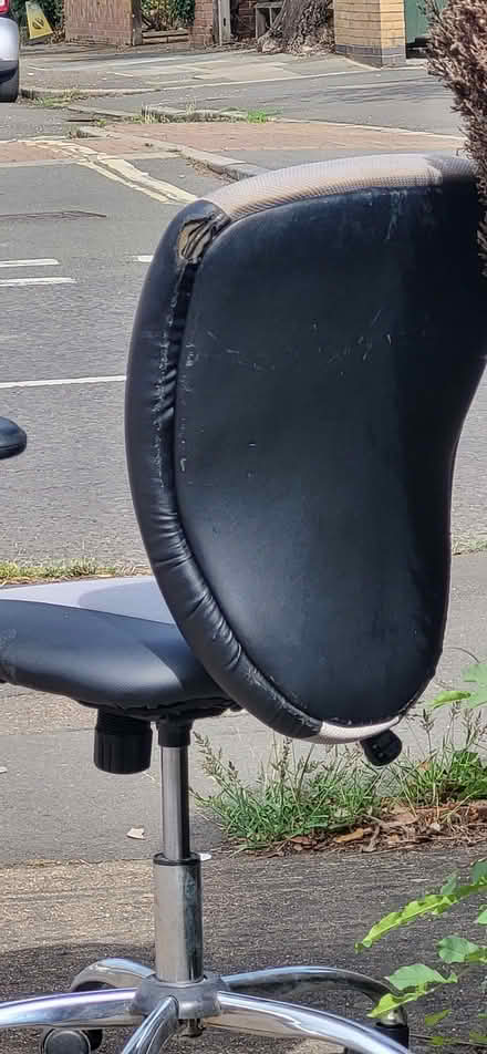 Photo of free office chair (Heston UB2) #3