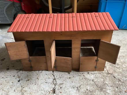 Photo of free Wooden stable/ barn (Beckenham BR3) #1