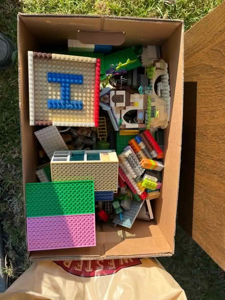 Photo of free Curb Alert: Legos (Wilshire and La Cienega) #1