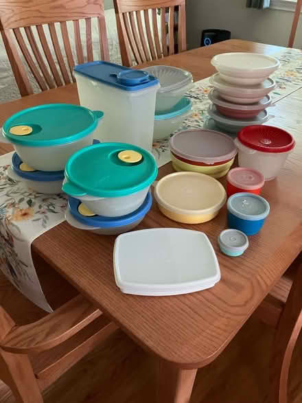 Photo of free Assorted Tupperware (Red Oak Hill Rd Farmington CT) #1