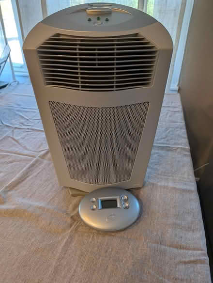 Photo of free Bionaire space heater (San Carlos)