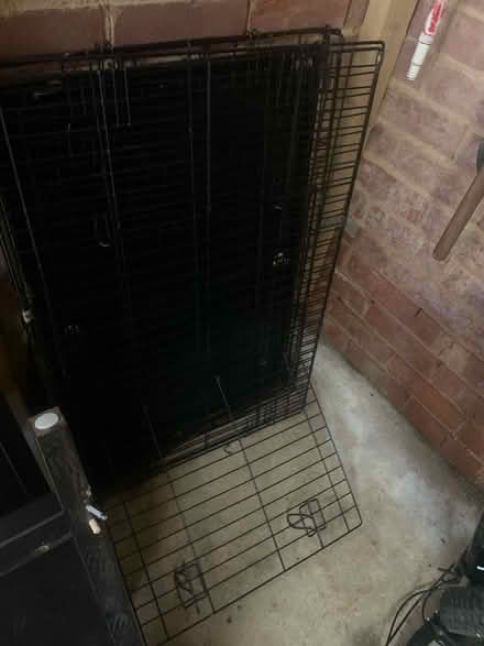 Photo of free Medium dog crate (Horsforth LS18) #1