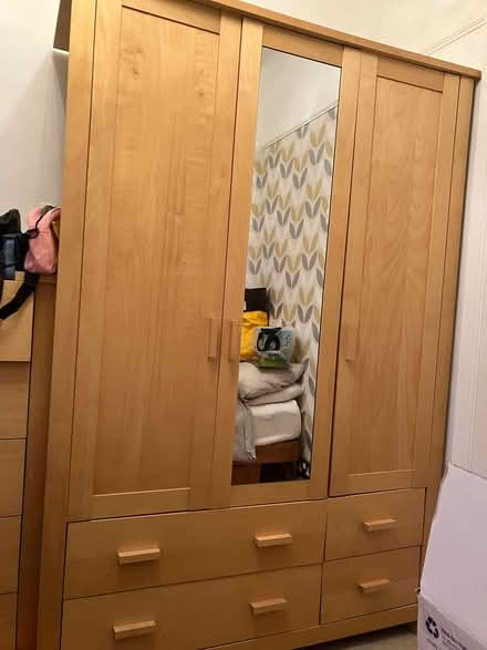 Photo of free 3 door wardrobe (Orpington) #1