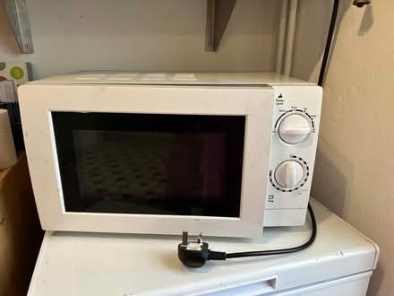 Photo of free Microwave (Fishbourne PO19) #1
