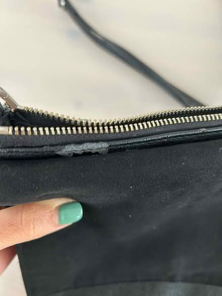 Photo of free Small cross body bag (HP4) #3