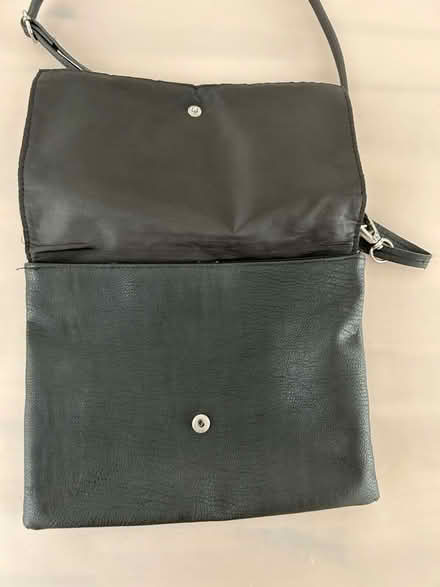 Photo of free Small cross body bag (HP4) #4