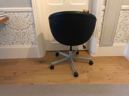 Photo of free desk chair (Redhill Meadvale RH1) #2