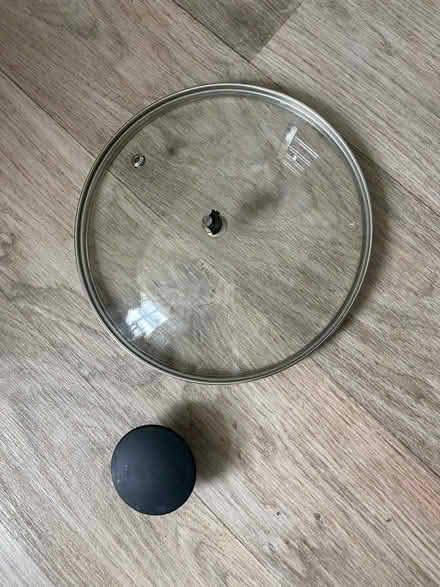 Photo of free Glass pan lid (Biggleswade SG18) #1