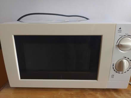 Photo of free Microwave (N17, Tottenham) #1