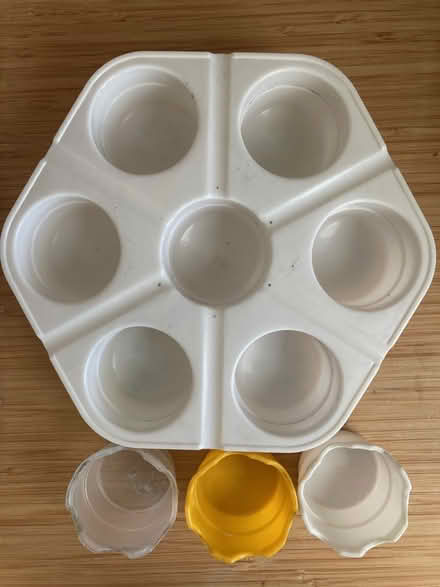 Photo of free Kid's Paint-mixing Tray + (GMV SE10) #1