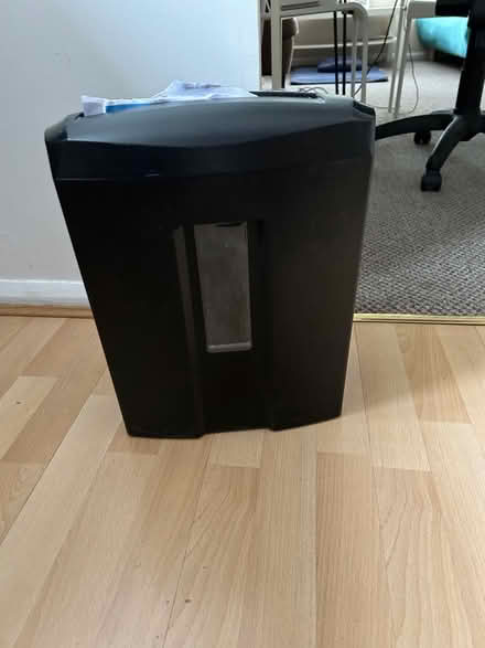 Photo of free ’Pro Action’ paper shredder (SE12) #2