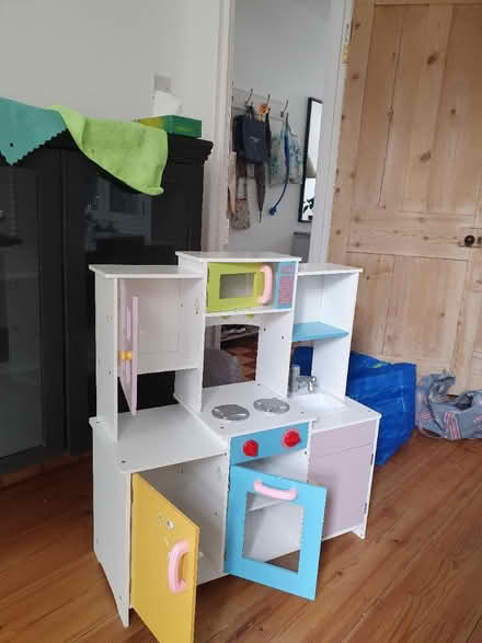 Photo of free Children's play kitchen (SN15) #2