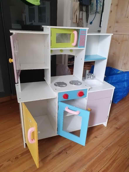Photo of free Children's play kitchen (SN15) #1