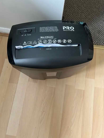 Photo of free ’Pro Action’ paper shredder (SE12) #1